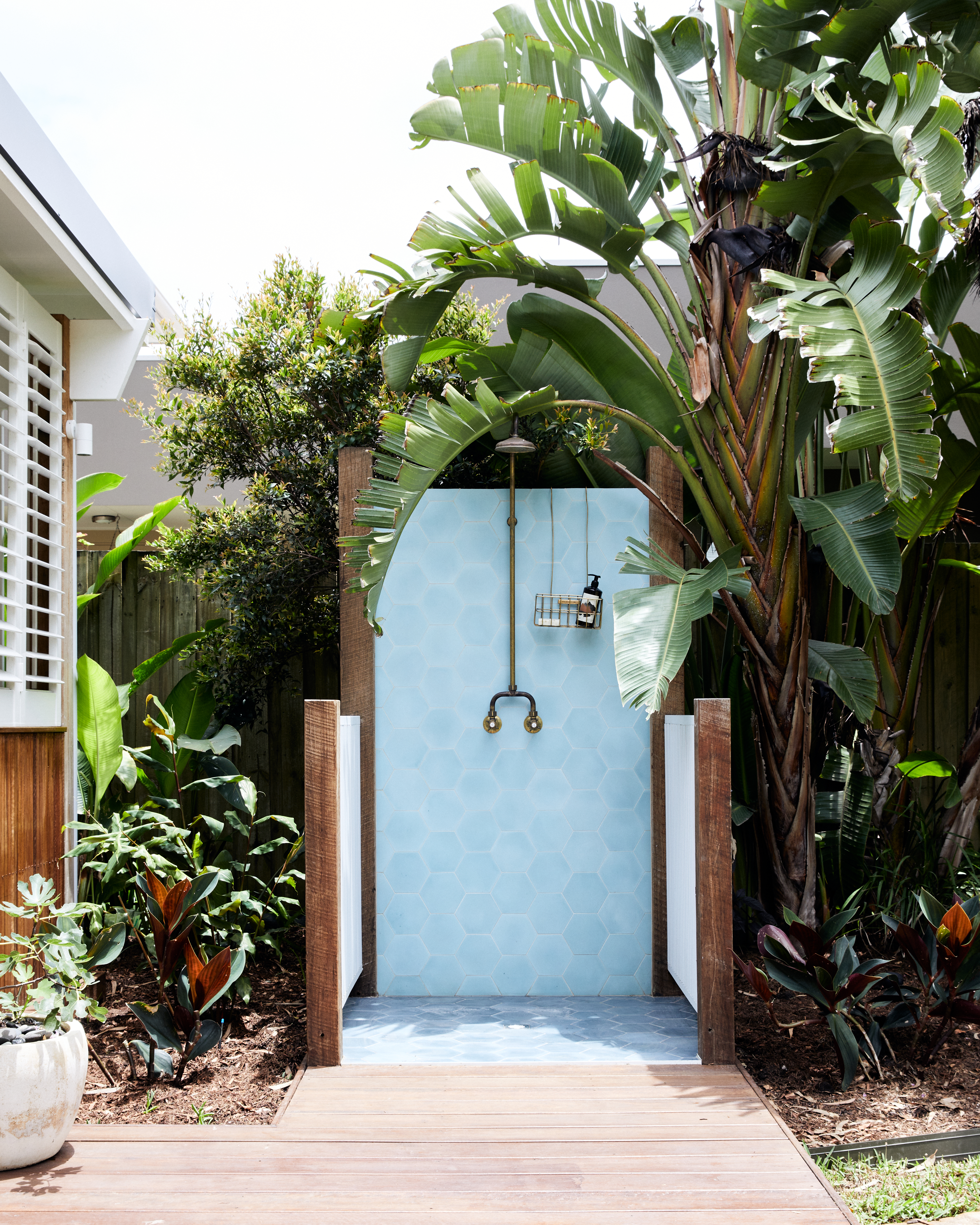 Take a Tour Inside a Beach Lover’s Hideaway – Bruns Surf Shack