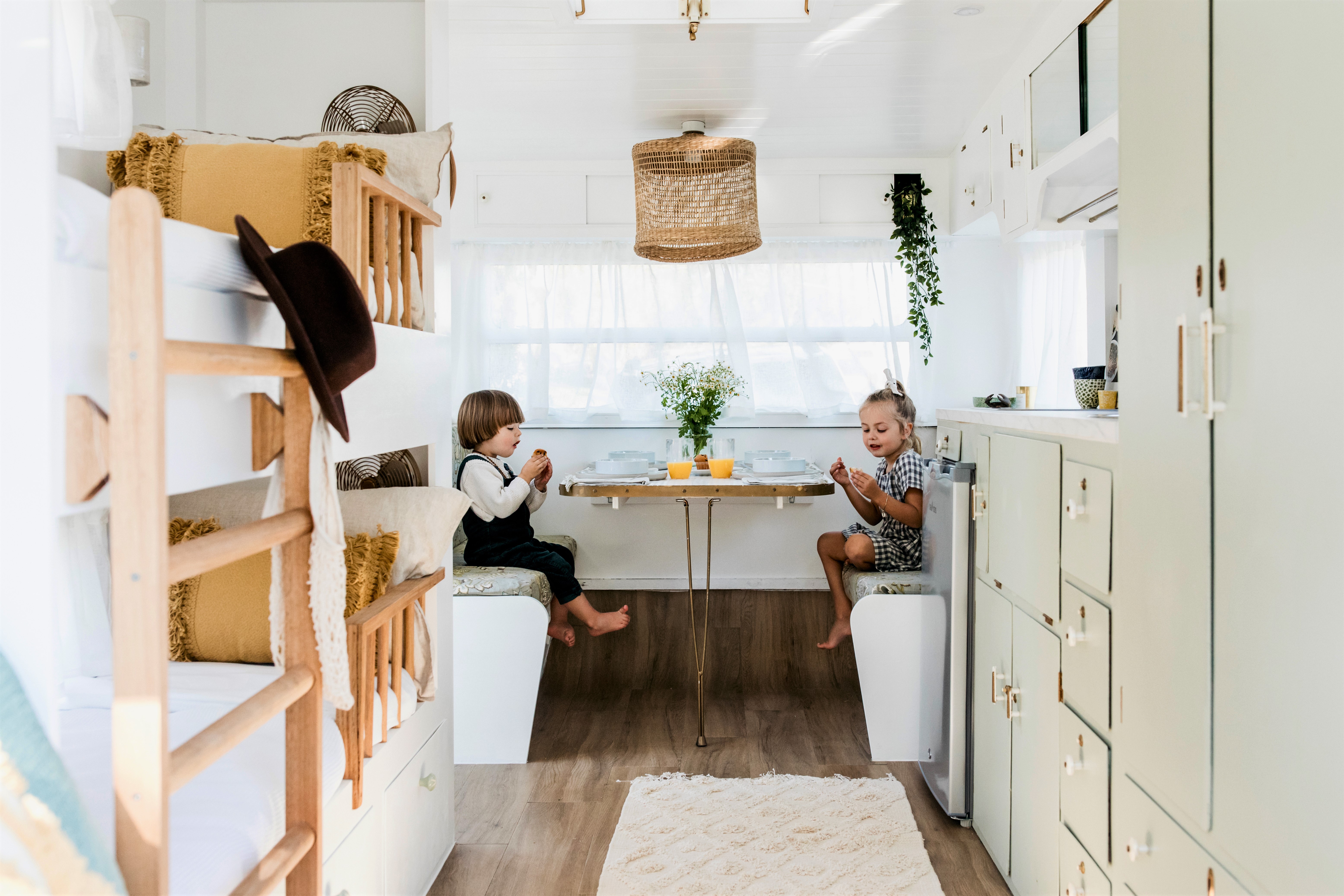 Rosie the Caravan: Elysha Ferris’ Stunning Vintage Renovation Journey
